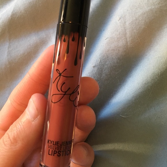 unused Kylie Jenner velvet liquid lipstick - Picture 4 of 4